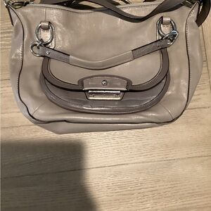 Coach Kristen spectator bag. Gray.